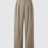 Pantalon large à plis pour homme