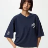 T-shirt graphique court Babymonster UT pour femme | Col en V