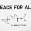 T-shirt graphique unisexe « Peace for All » | Magnum Photos