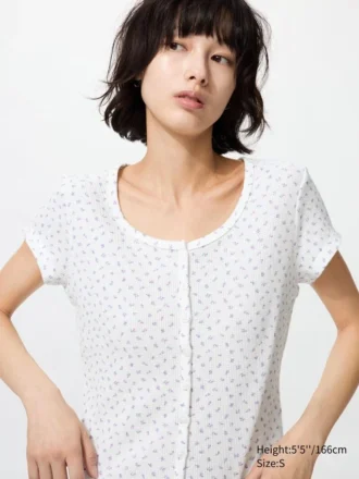 T-shirt mini à col ouvert pour femme, motif gaufré | Motif